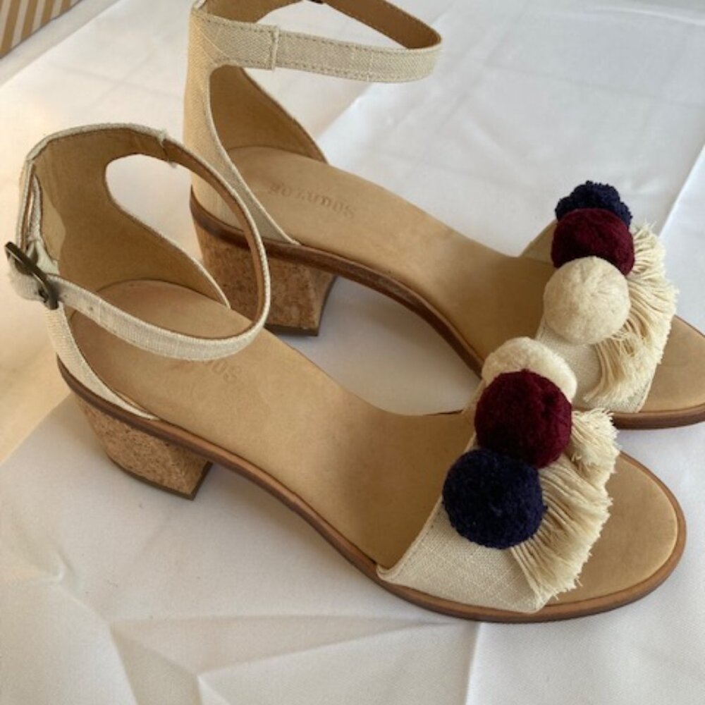 Brand New In Box Soludos Pompom Sandals - Size 7